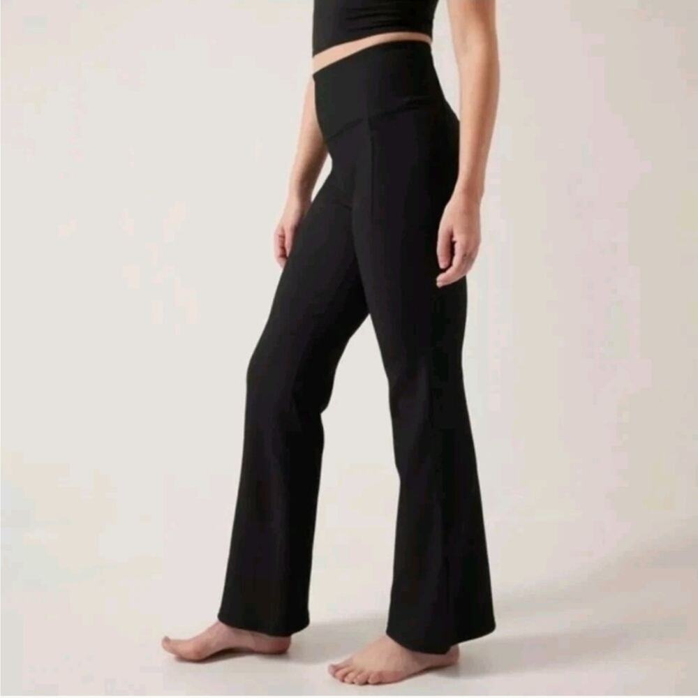 Athleta Salutation Stash Ribbed Flare Pants Black | Large